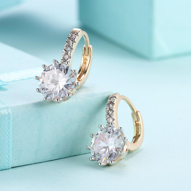 10 Prong Brilliant Round Cut Huggie Earring in 18K Gold Plated with